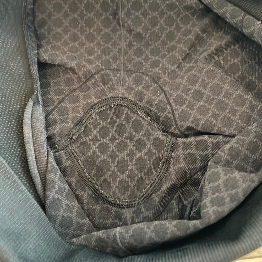 Like New Lululemon Cropped Leggings - Picture 6 of 12